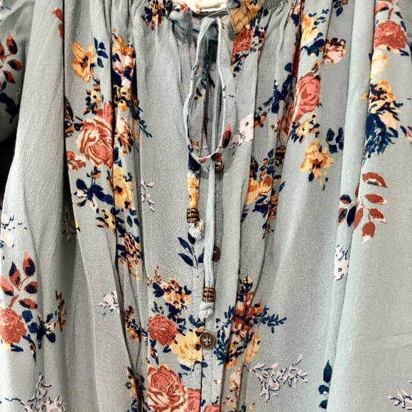 Green Floral Print Tie Blouse - Picture 2 of 10